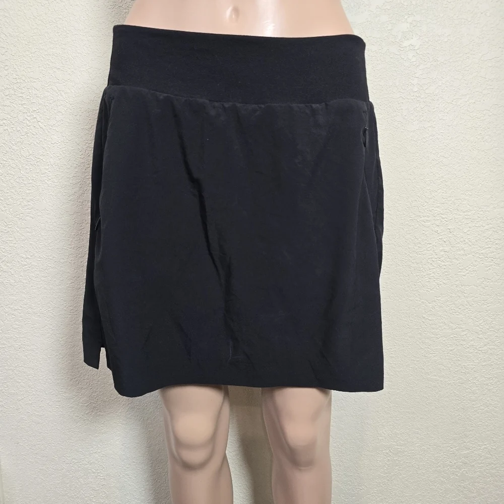 Athleta Womens Black Soho Skort Size 8 Secure Pockets Zip Skirt Casual